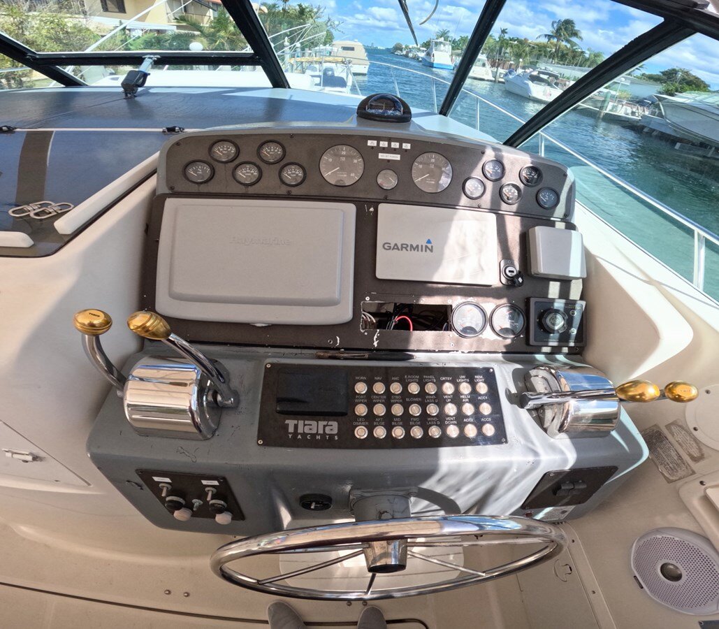 1996-tiara-35-f5a9bb