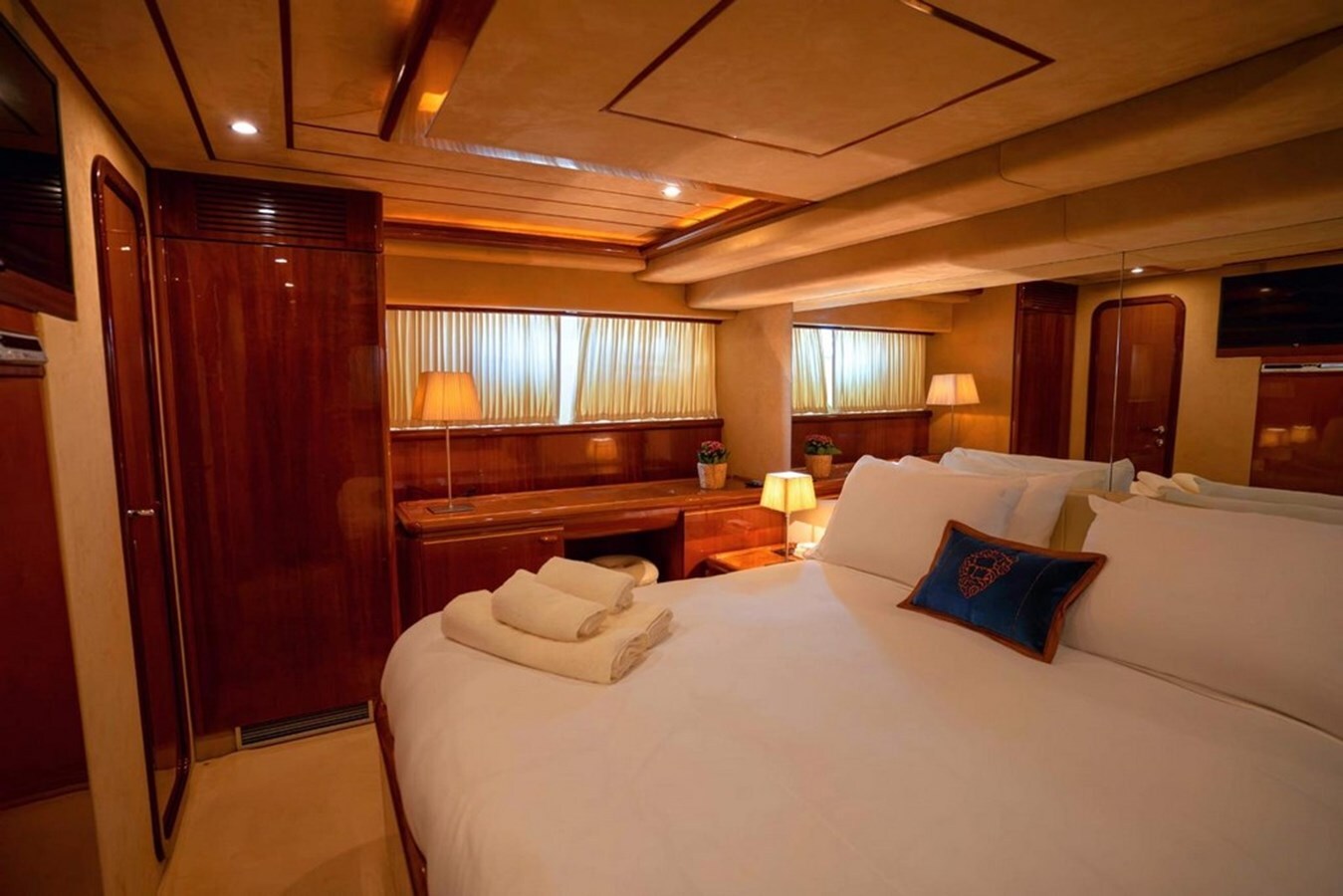 1997-ferretti-yachts-70-4-b7fae4