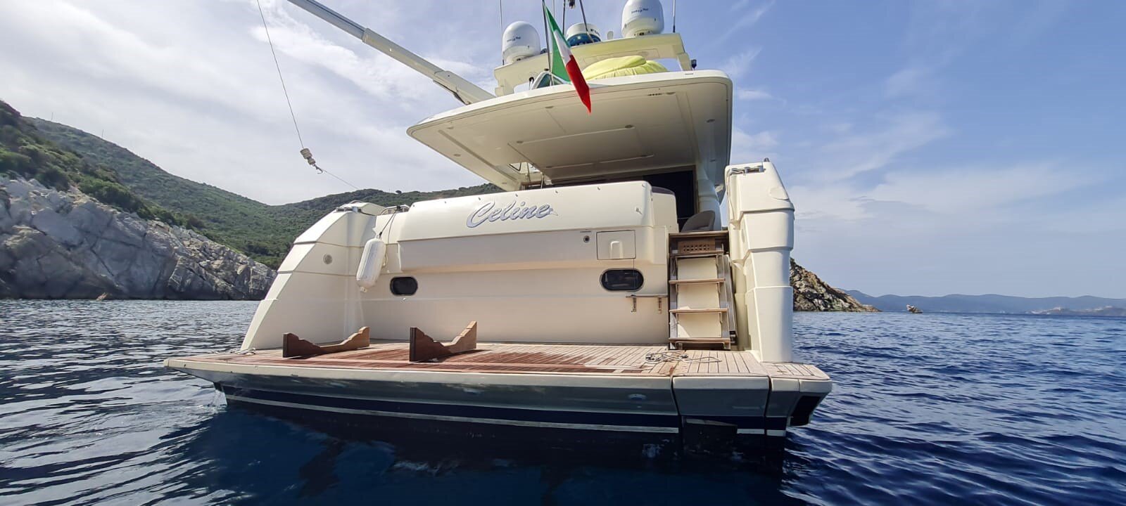 1997 FERRETTI YACHTS 70' 5