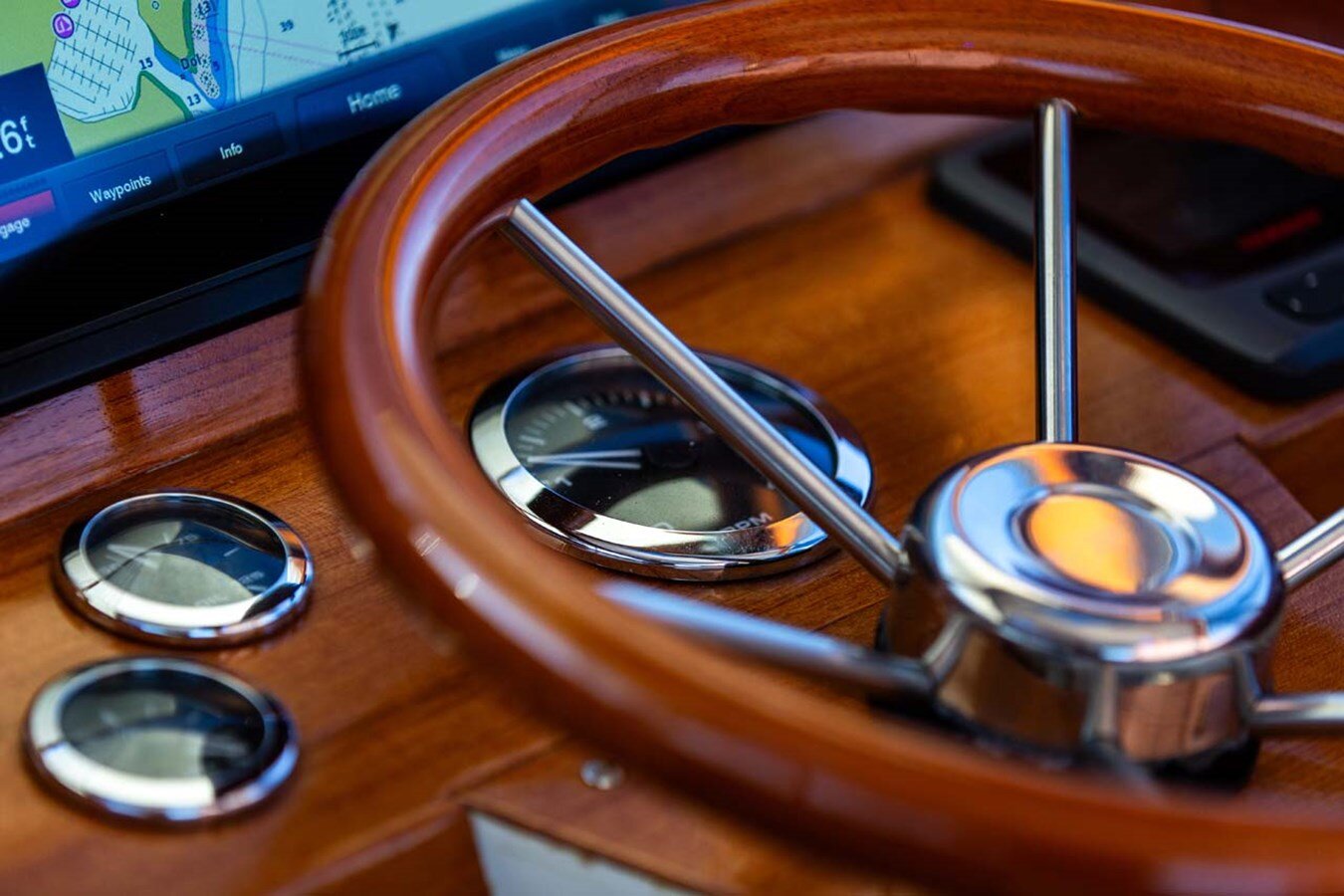 1997-hinckley-36-5-4dc60f