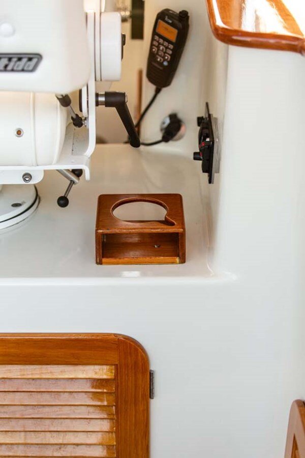 1997-hinckley-36-5-4dc60f