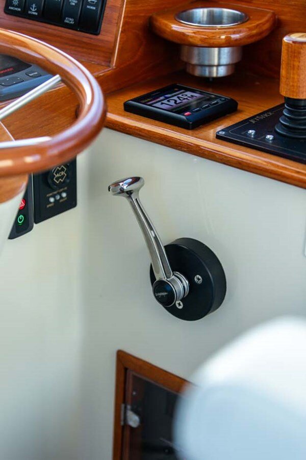 1997-hinckley-36-5-4dc60f