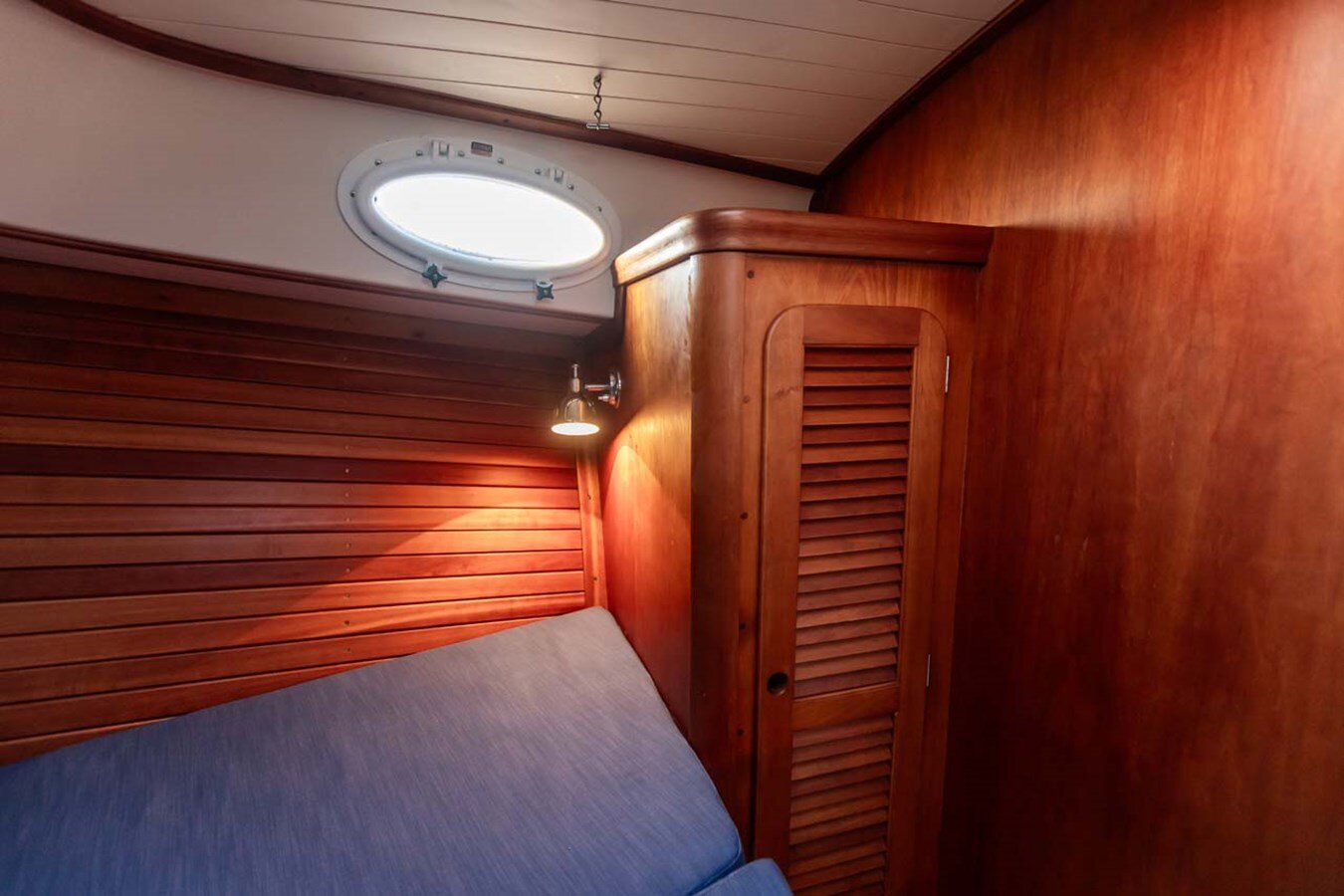 1997-hinckley-36-5-4dc60f