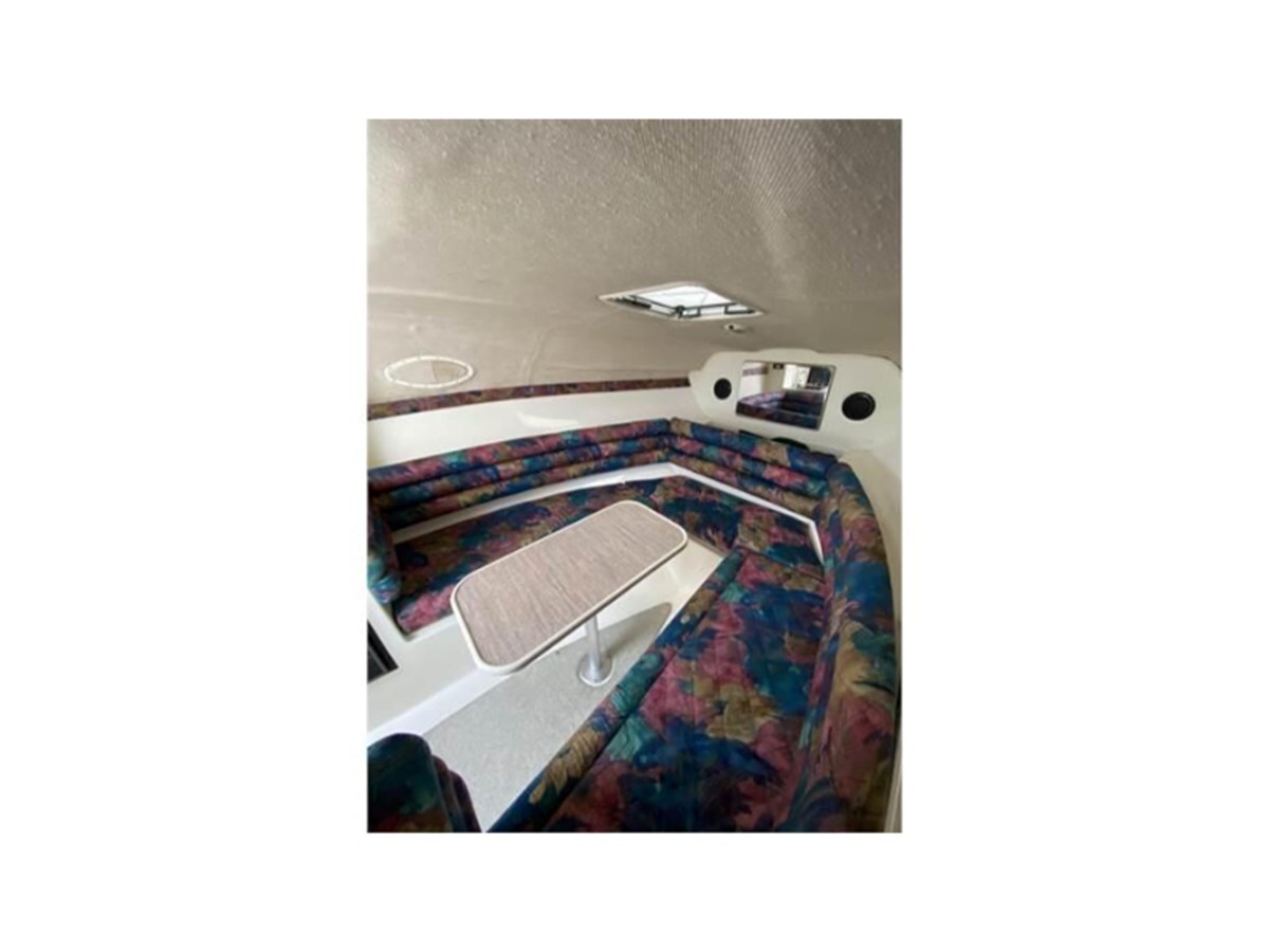 1997-rinker-27-5-8d2266