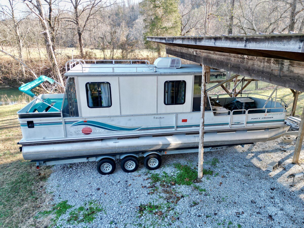 1997-sun-tracker-32-82c09f