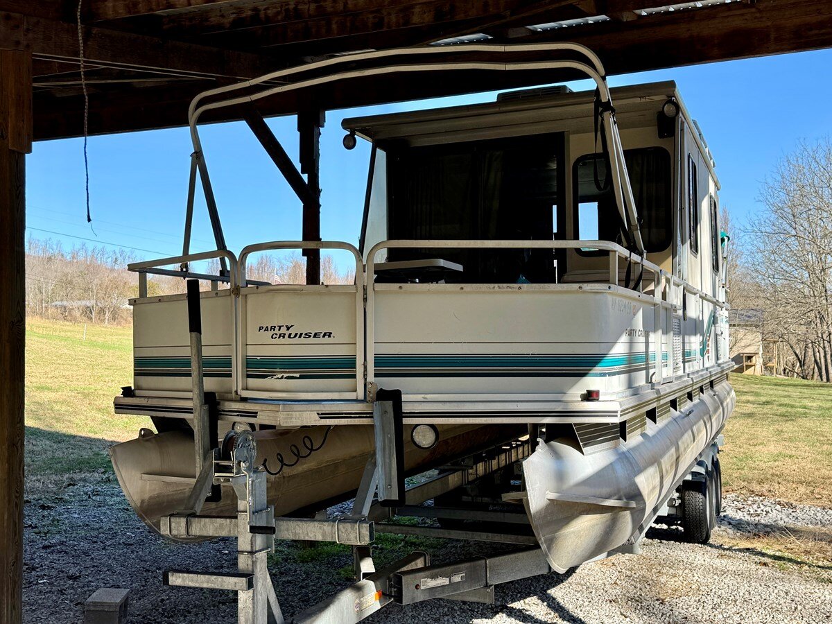 1997-sun-tracker-32-82c09f