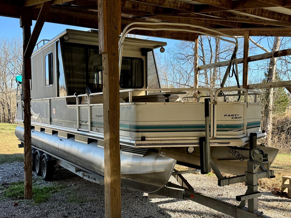 1997-sun-tracker-32-82c09f