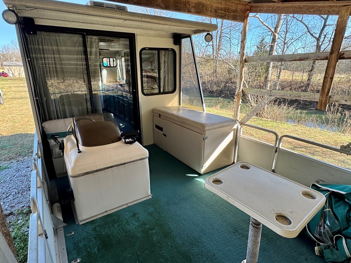 1997-sun-tracker-32-82c09f