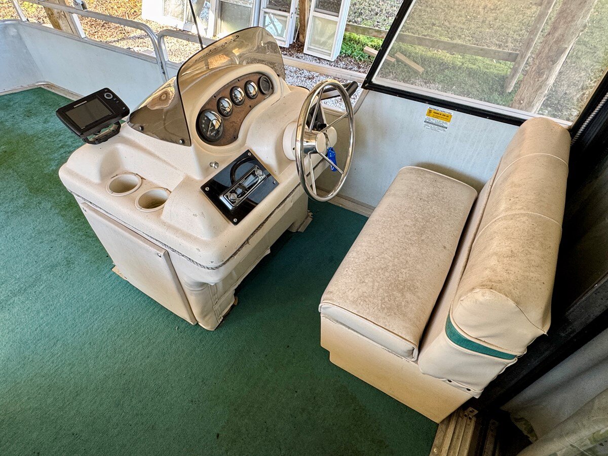 1997-sun-tracker-32-82c09f