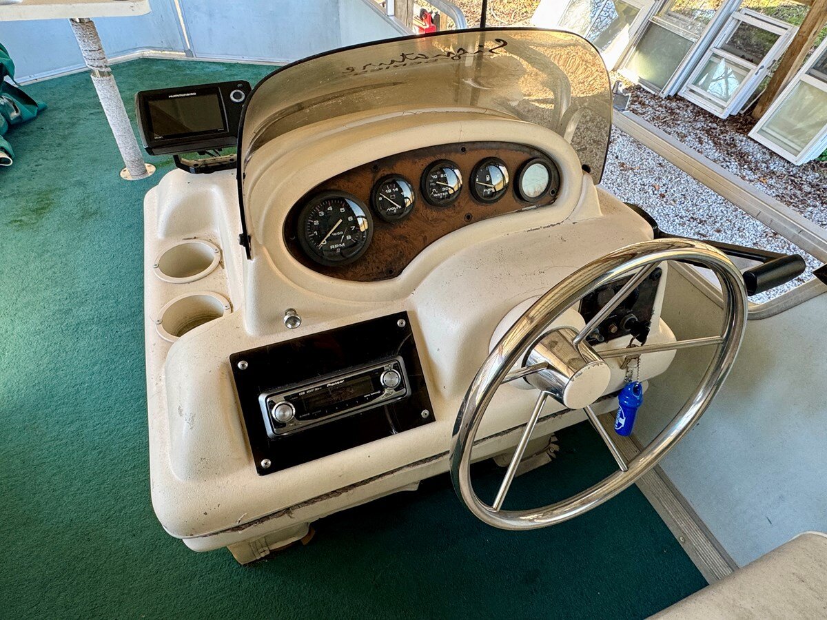 1997-sun-tracker-32-82c09f