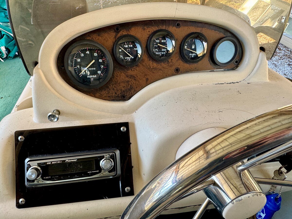 1997-sun-tracker-32-82c09f