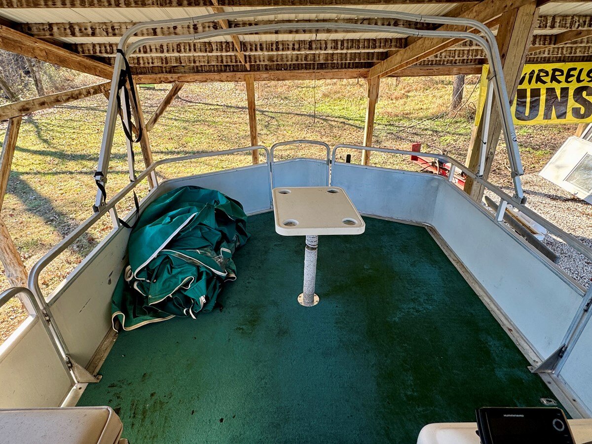 1997-sun-tracker-32-82c09f