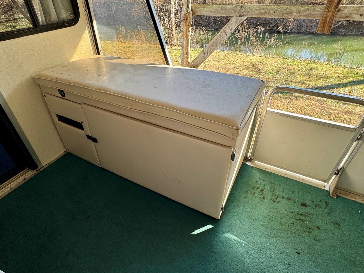 1997-sun-tracker-32-82c09f