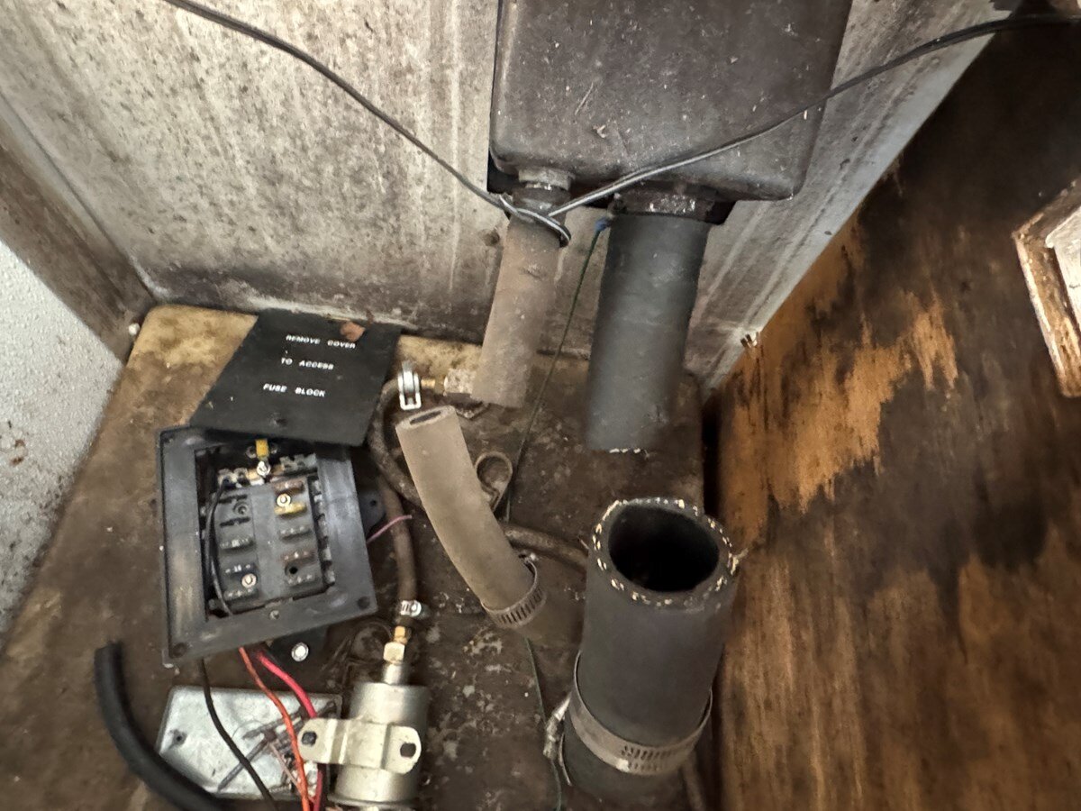 1997-sun-tracker-32-82c09f