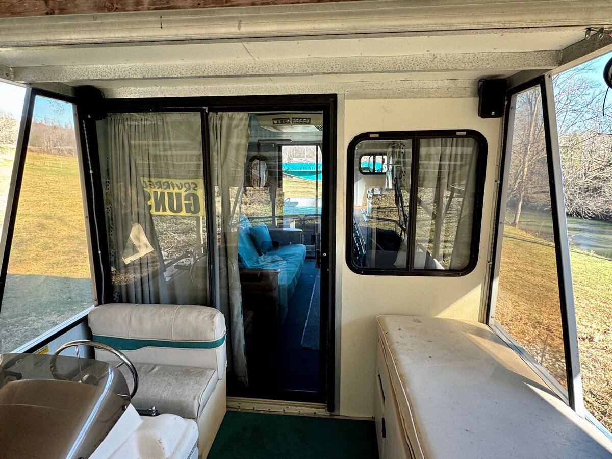 1997-sun-tracker-32-82c09f