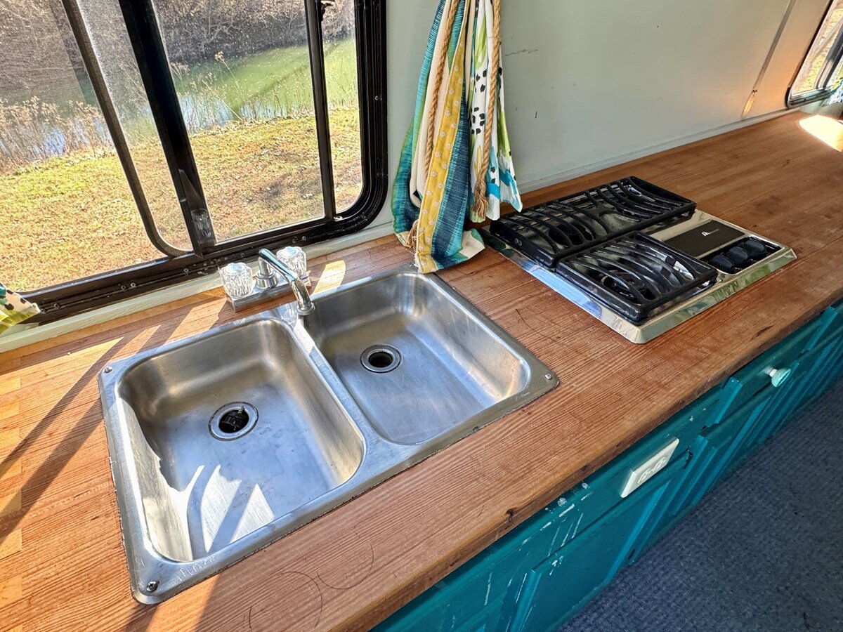 1997-sun-tracker-32-82c09f