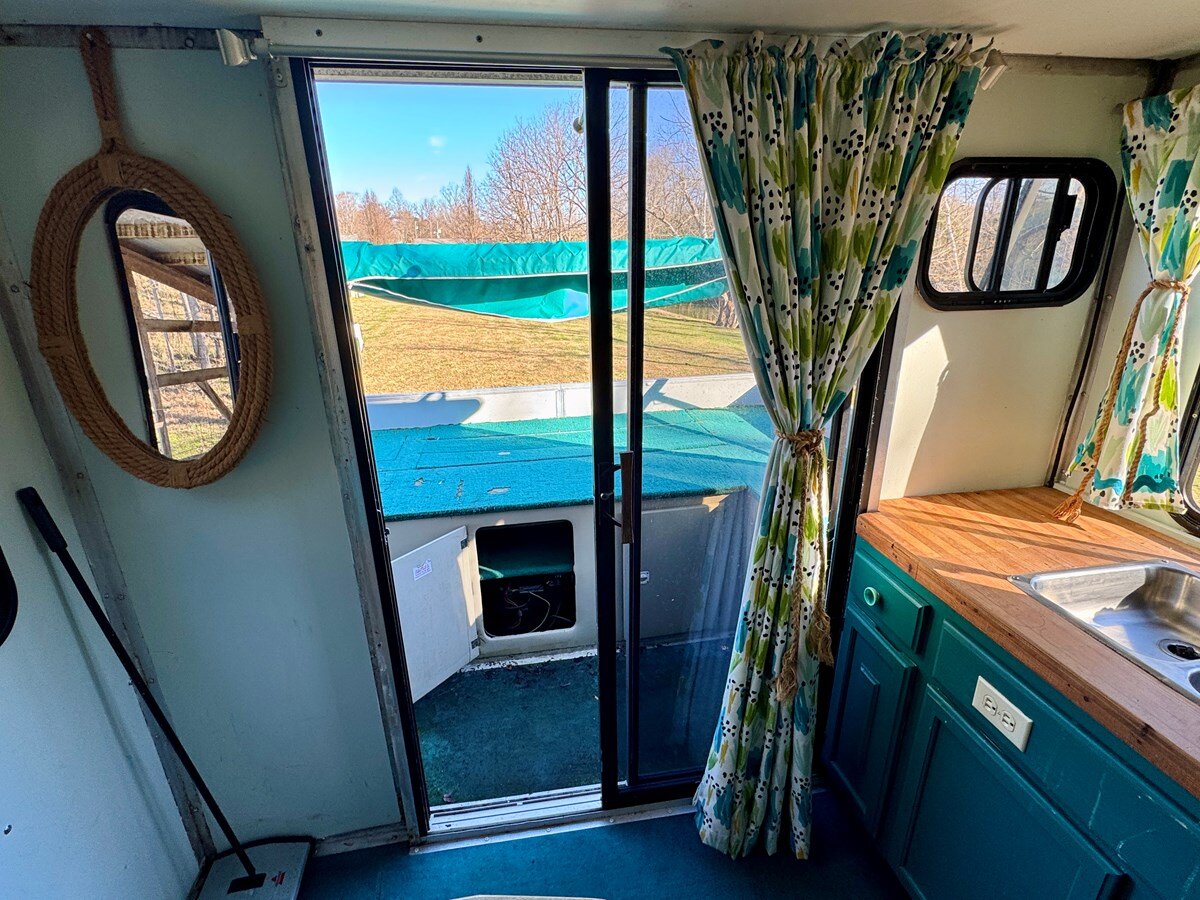 1997-sun-tracker-32-82c09f