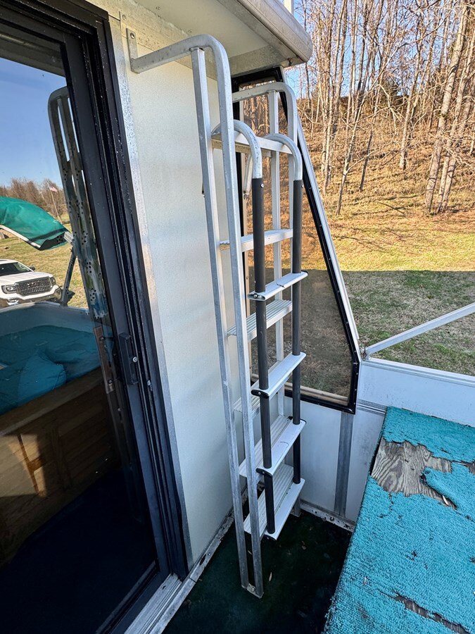 1997-sun-tracker-32-82c09f