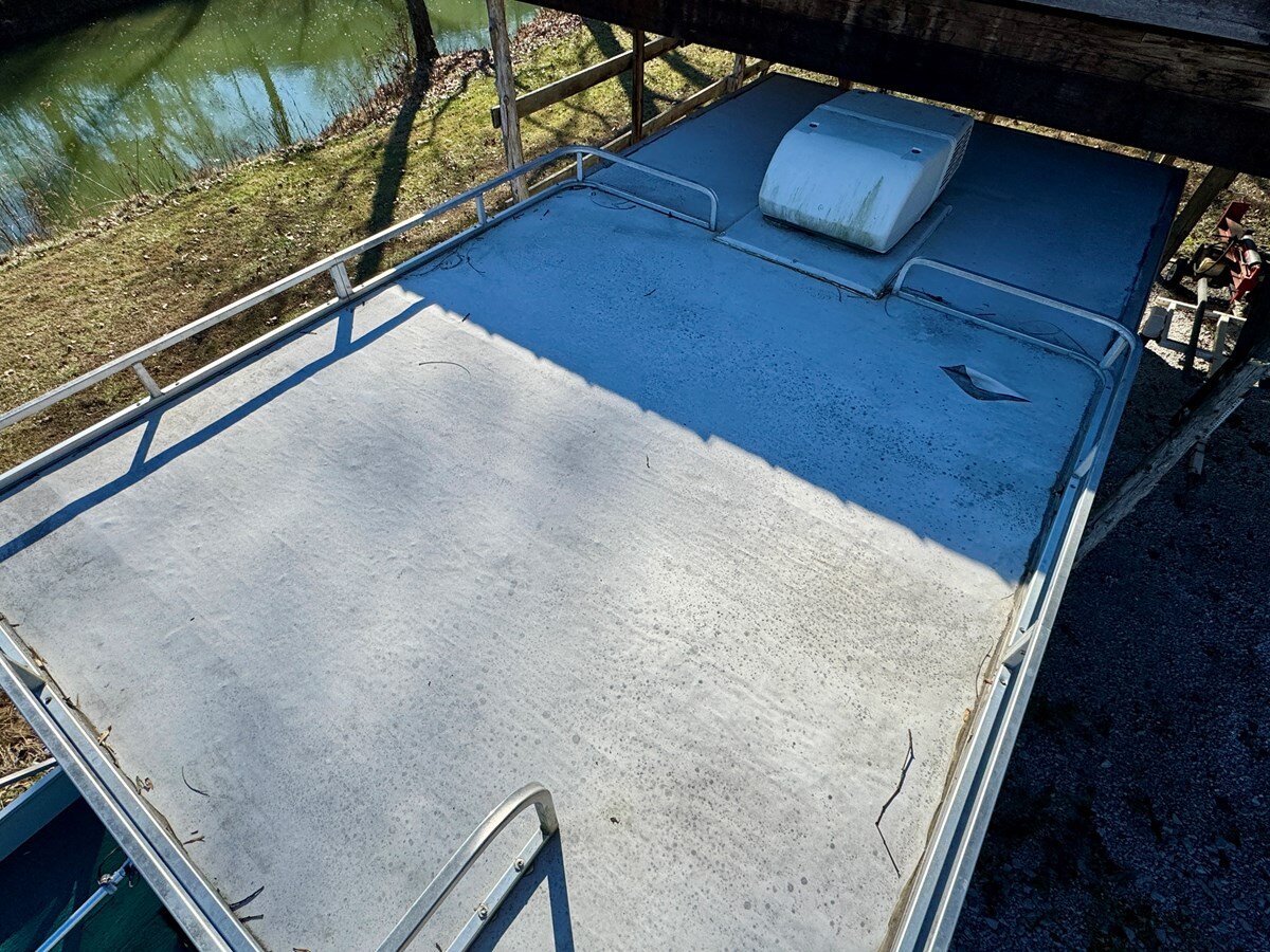 1997-sun-tracker-32-82c09f