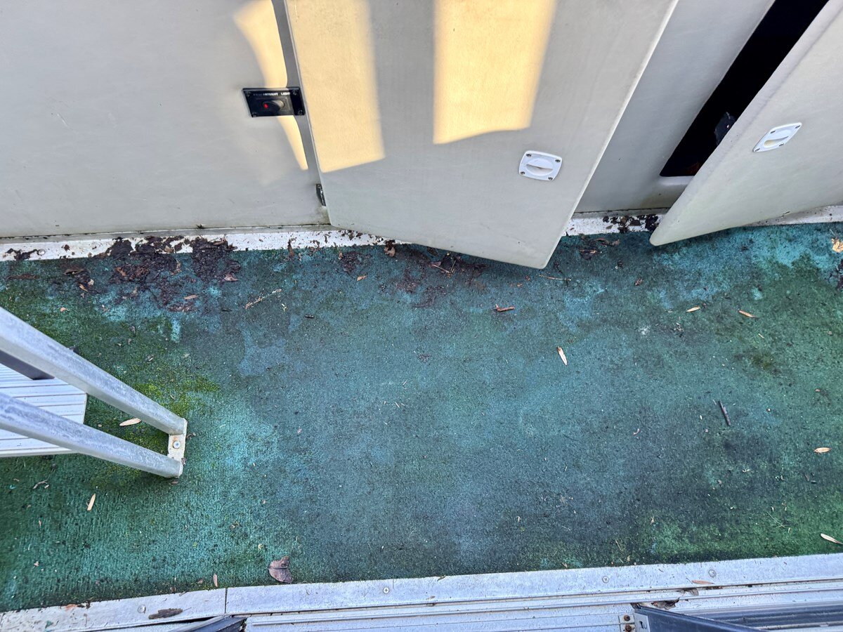 1997-sun-tracker-32-82c09f