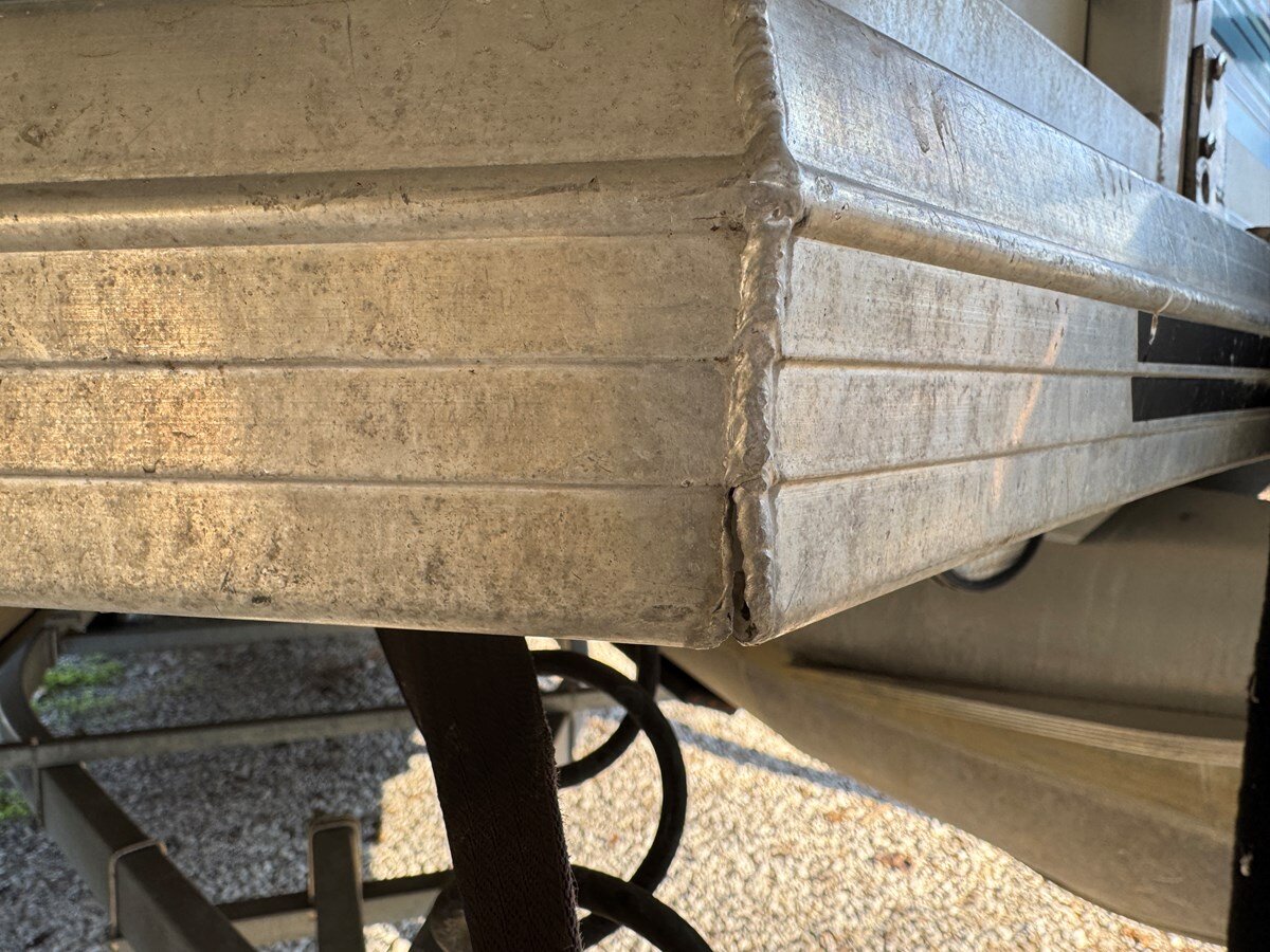 1997-sun-tracker-32-82c09f