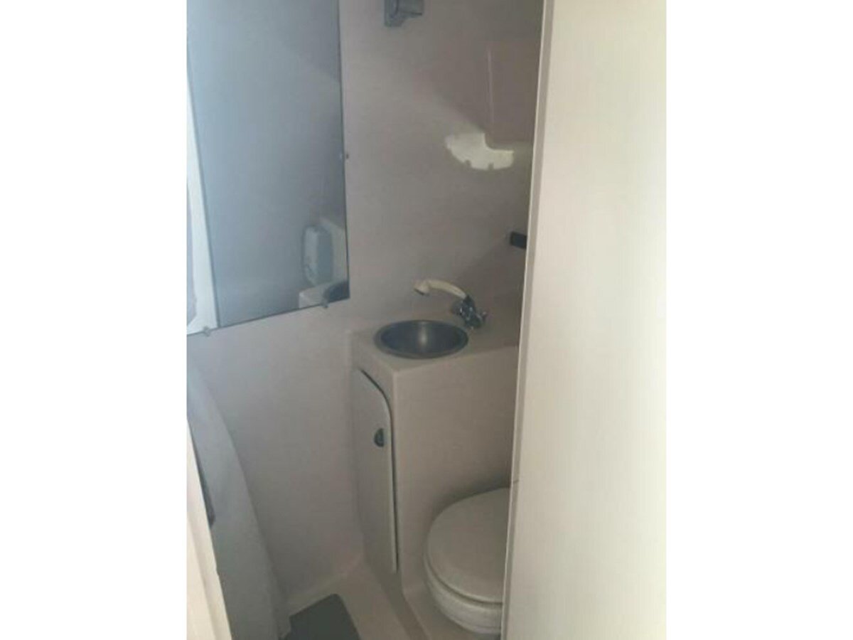 1997-tiara-33-10-977233