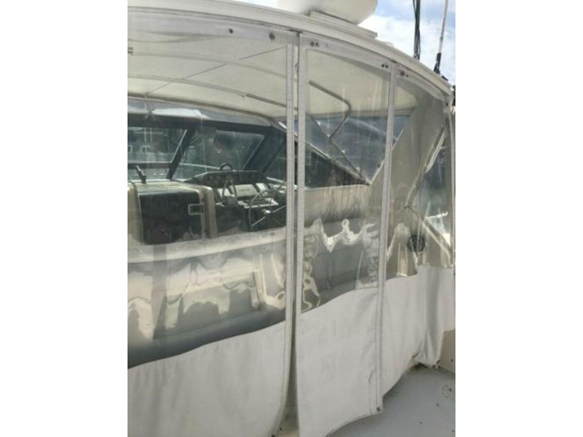 1997-tiara-33-10-977233