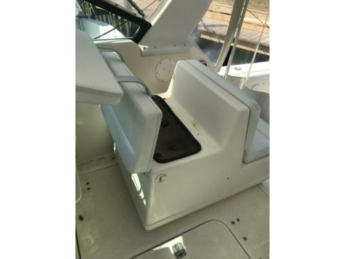 1997-tiara-33-10-977233