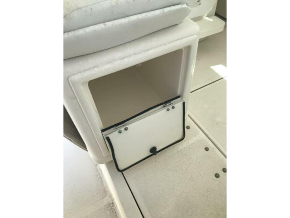 1997-tiara-33-10-977233