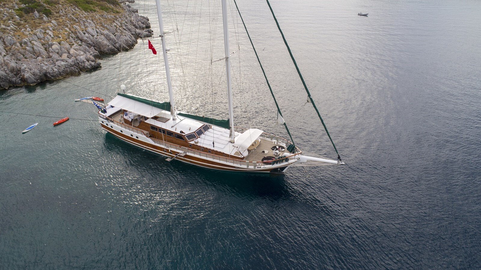 1997 VALENA YACHTING 98' 6