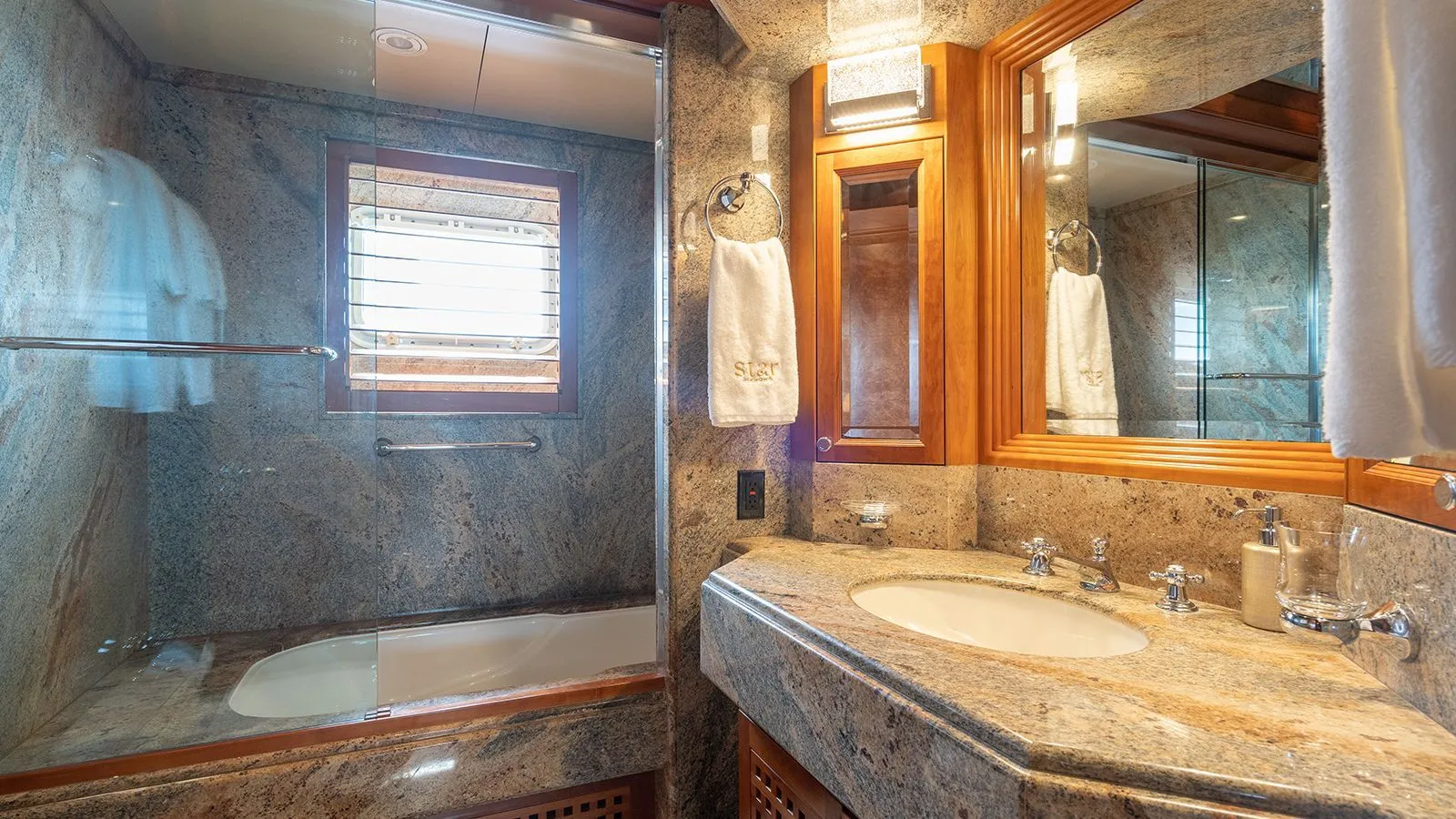 1998 ADMIRAL YACHTS 154' 1