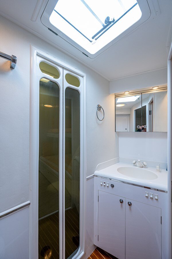 1998-american-custom-yachts-65-ea8d0e