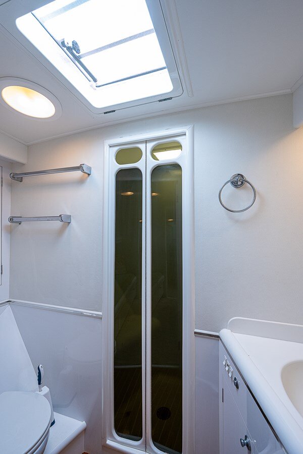 1998-american-custom-yachts-65-ea8d0e