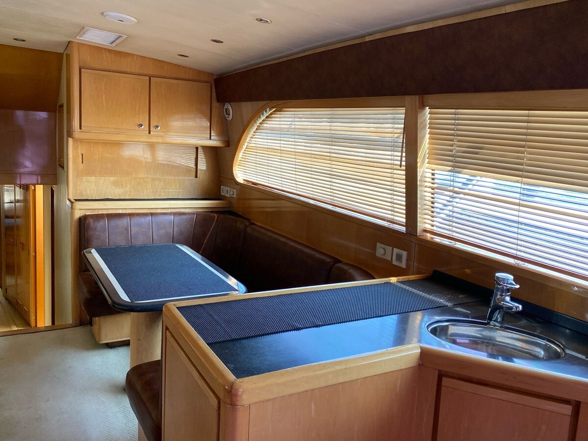 1998-bertram-60-9ec557