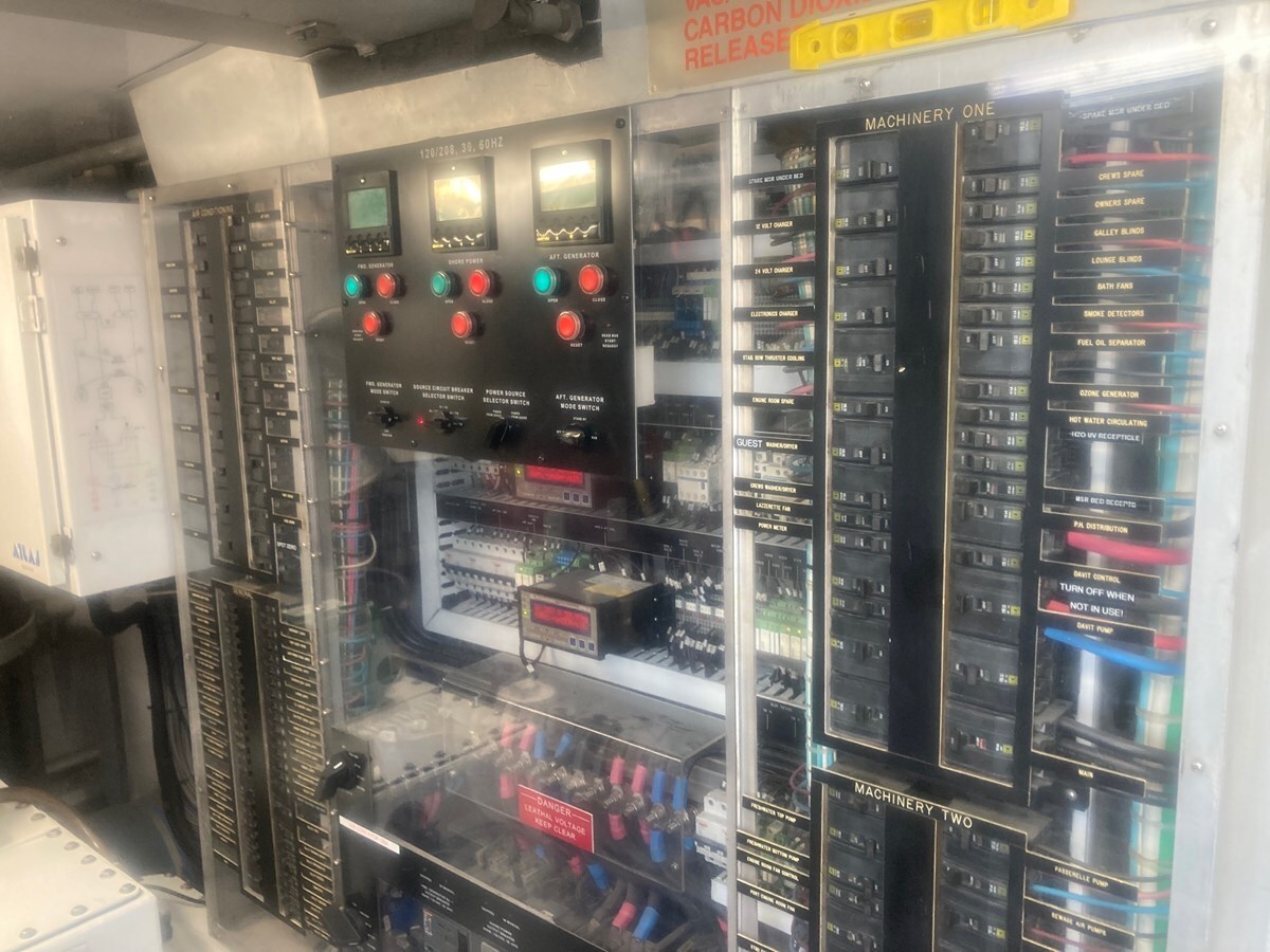 1998-burger-boat-company-107-4-99a56b