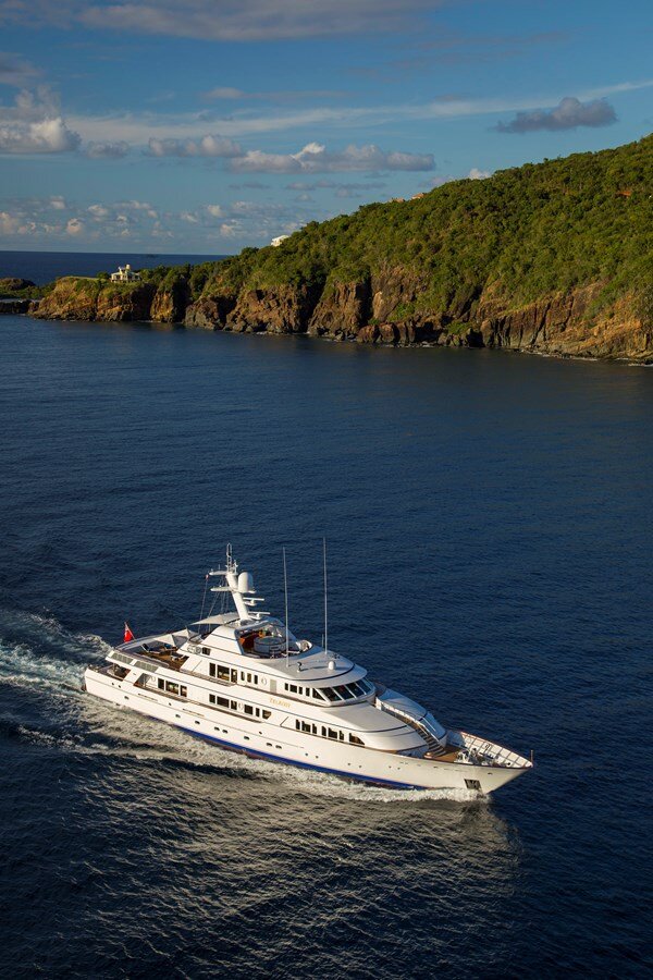 1998 FEADSHIP 161'