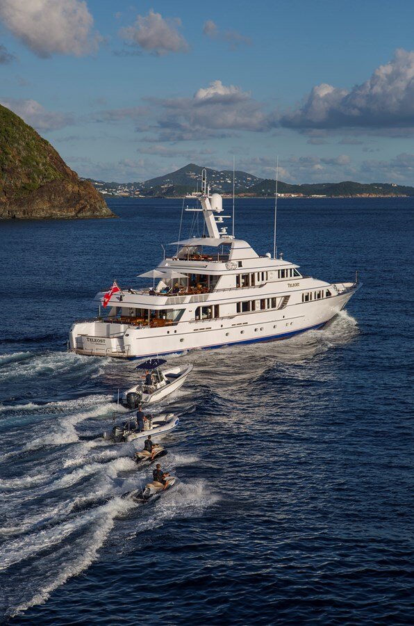 1998 FEADSHIP 161'