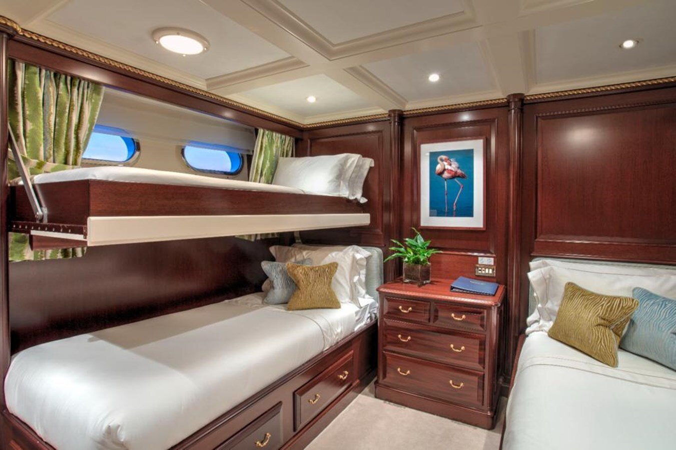 1998 FEADSHIP 161'