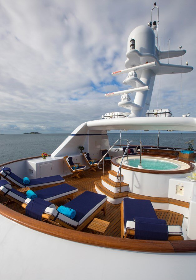 1998 FEADSHIP 161'