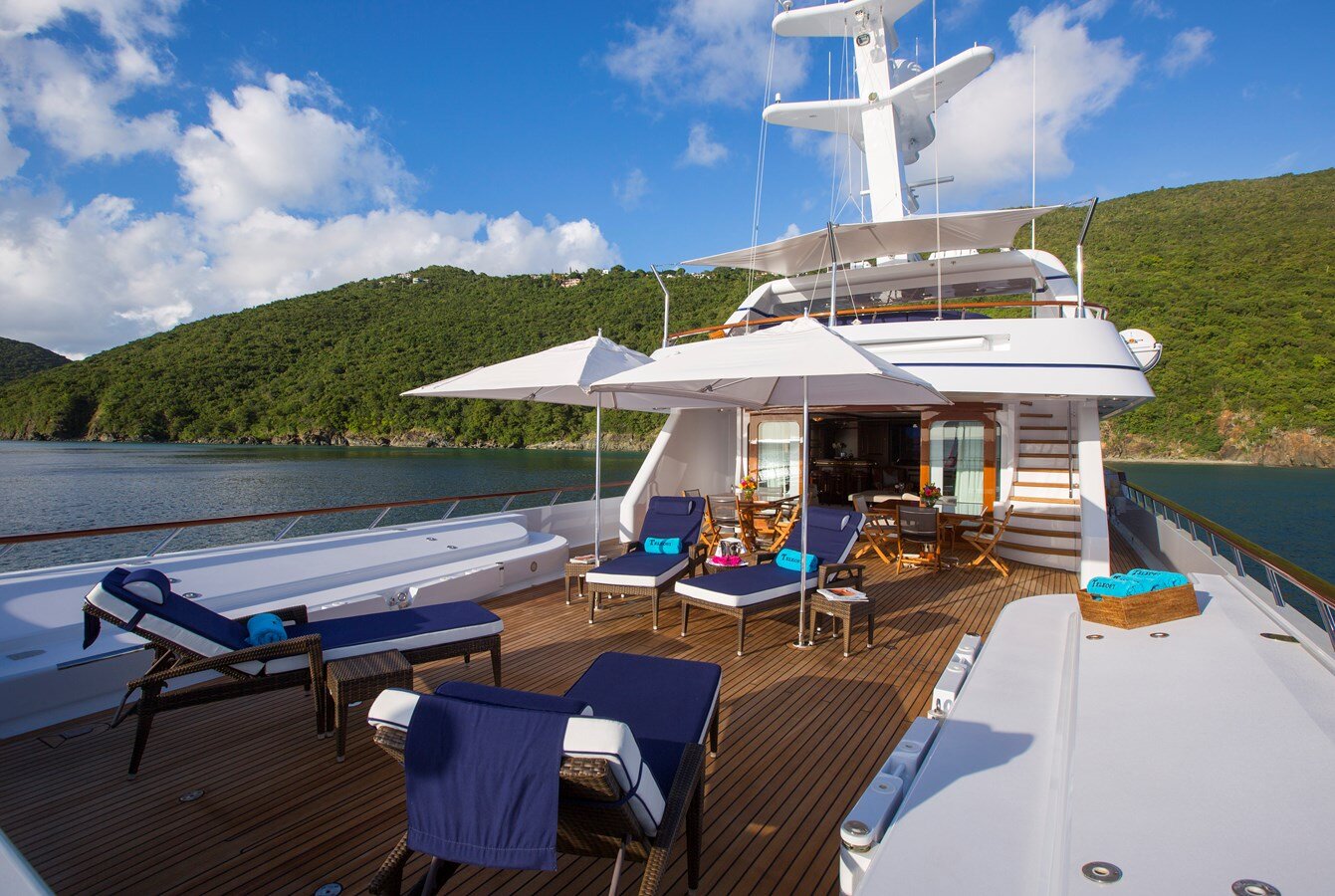 1998 FEADSHIP 161'