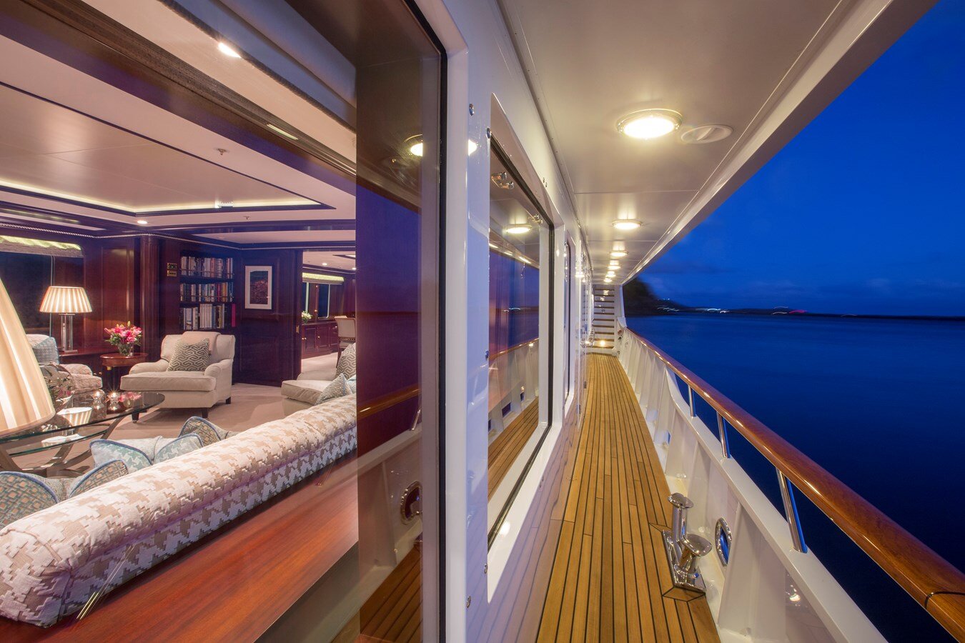 1998 FEADSHIP 161'