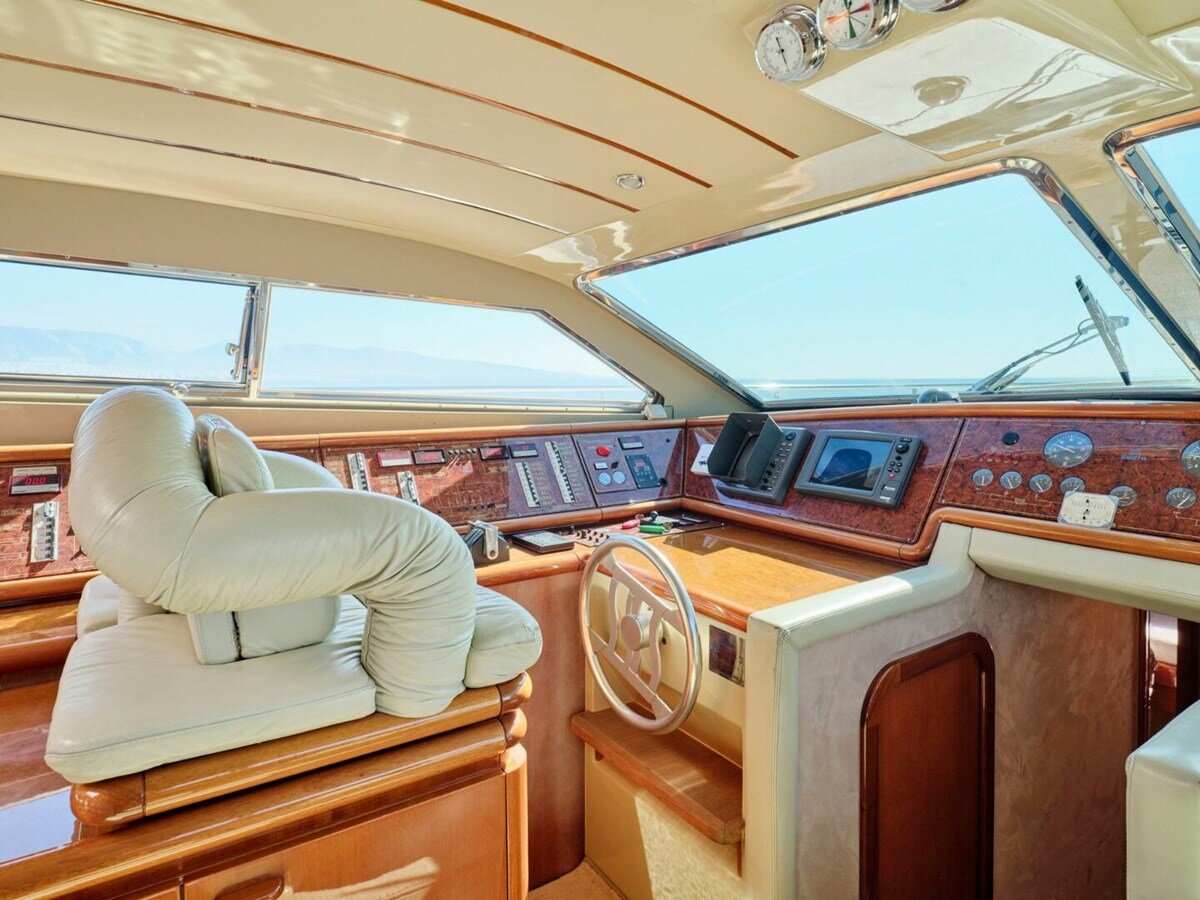 1998-ferretti-yachts-63-11-b19f13