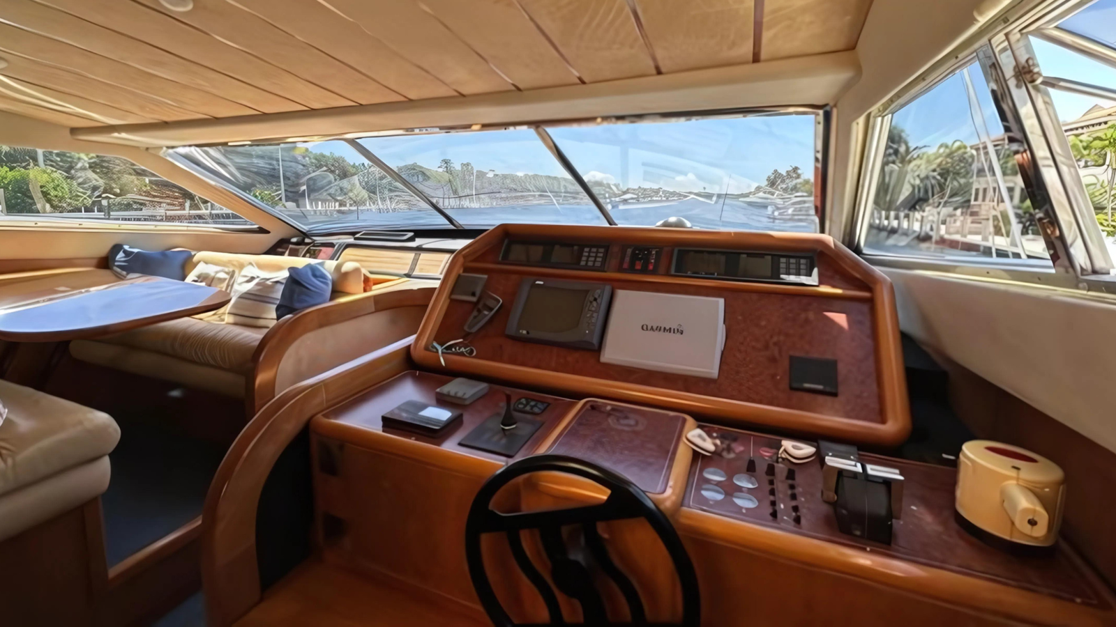 1998-ferretti-yachts-80-5-465ed7