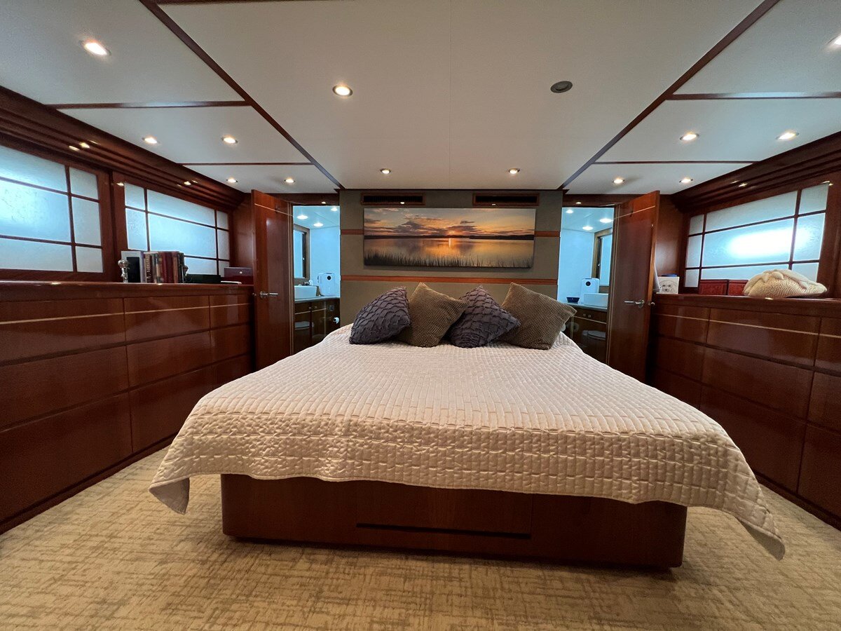 1998-hatteras-70-50fb52