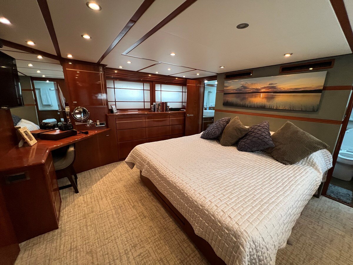 1998-hatteras-70-50fb52