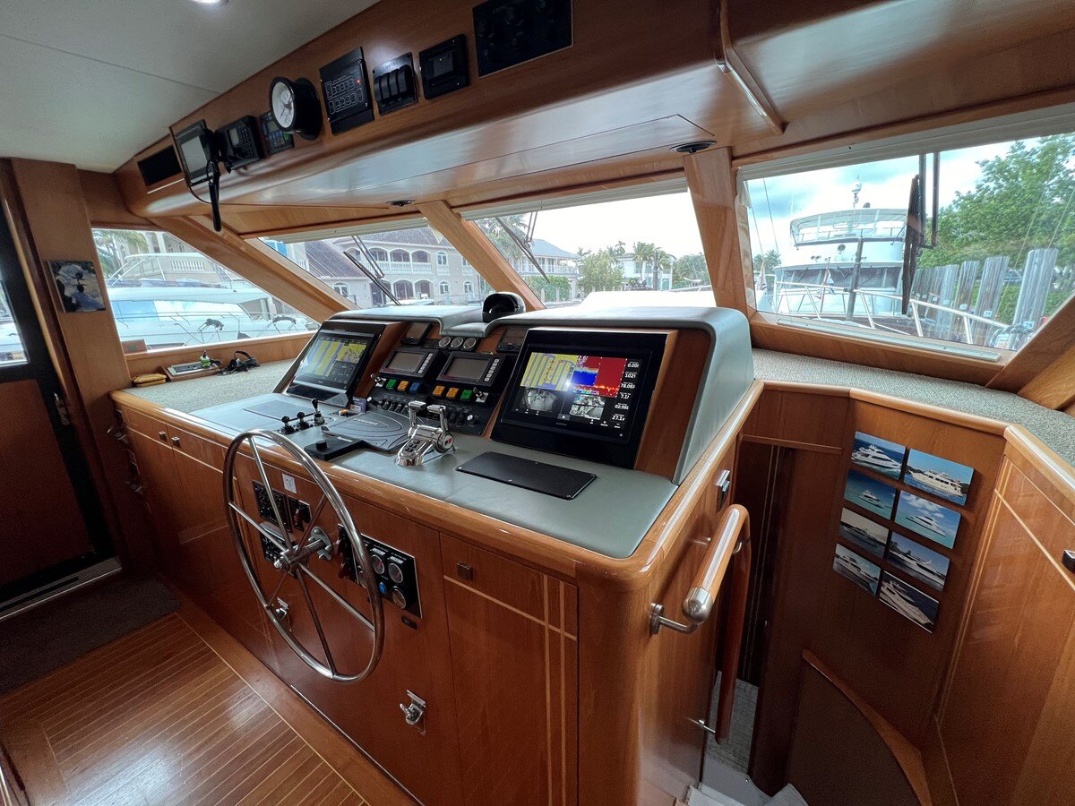 1998-hatteras-70-50fb52