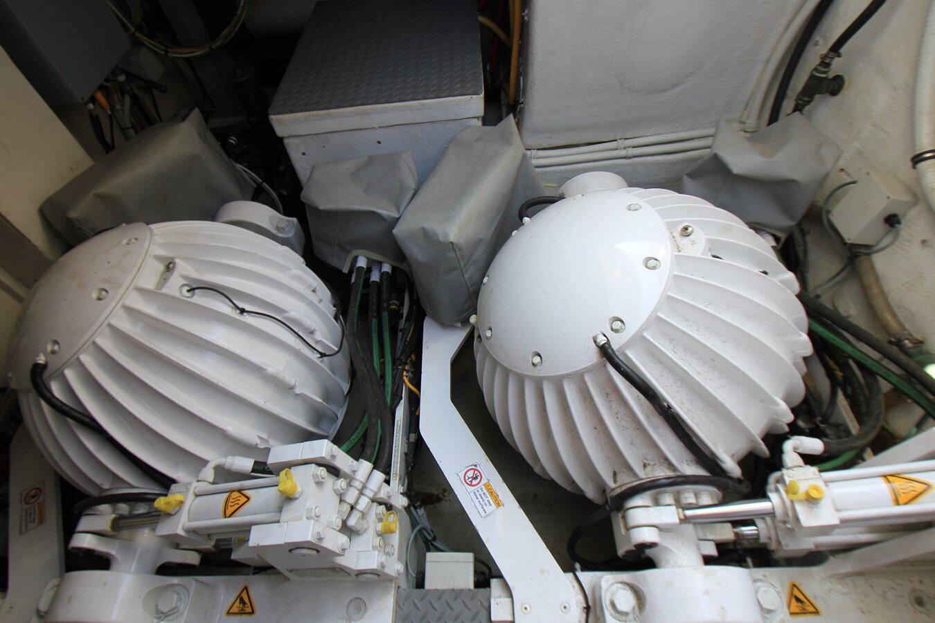 1998-hatteras-74-20cb63