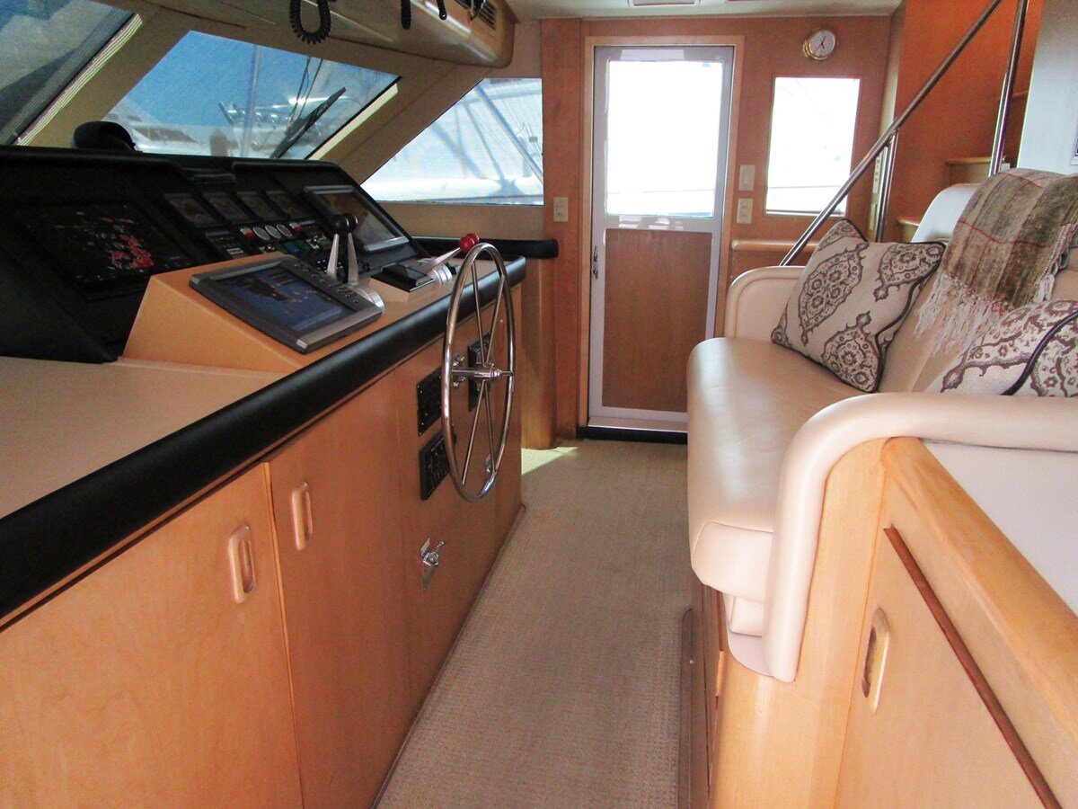 1998-hatteras-74-c9e6f4