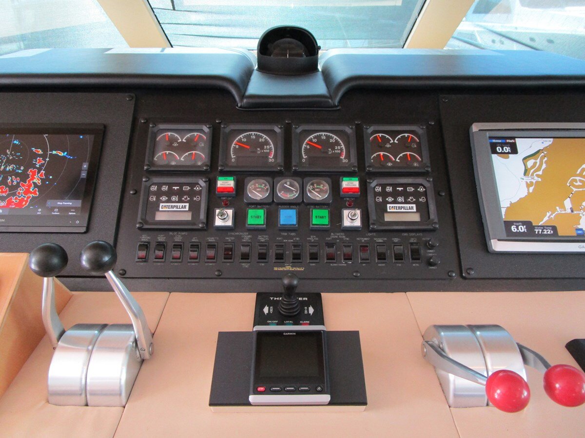 1998-hatteras-74-c9e6f4