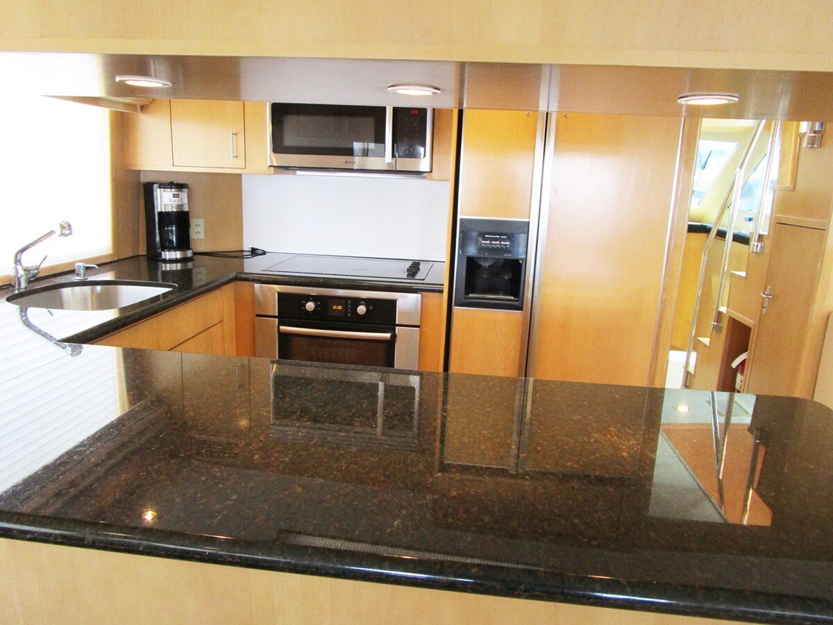 1998-hatteras-74-c9e6f4